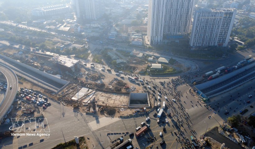 安富路口项目是主要交通干道的交汇点。