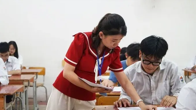 往年参加高中毕业考试的考生。