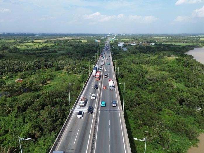 越南陆路局批准对胡志明市-隆城-油曳高速公路项目所属的胡志明市-隆城段扩建工程施工期间组织车道划分和速度规定进行调整和补充。