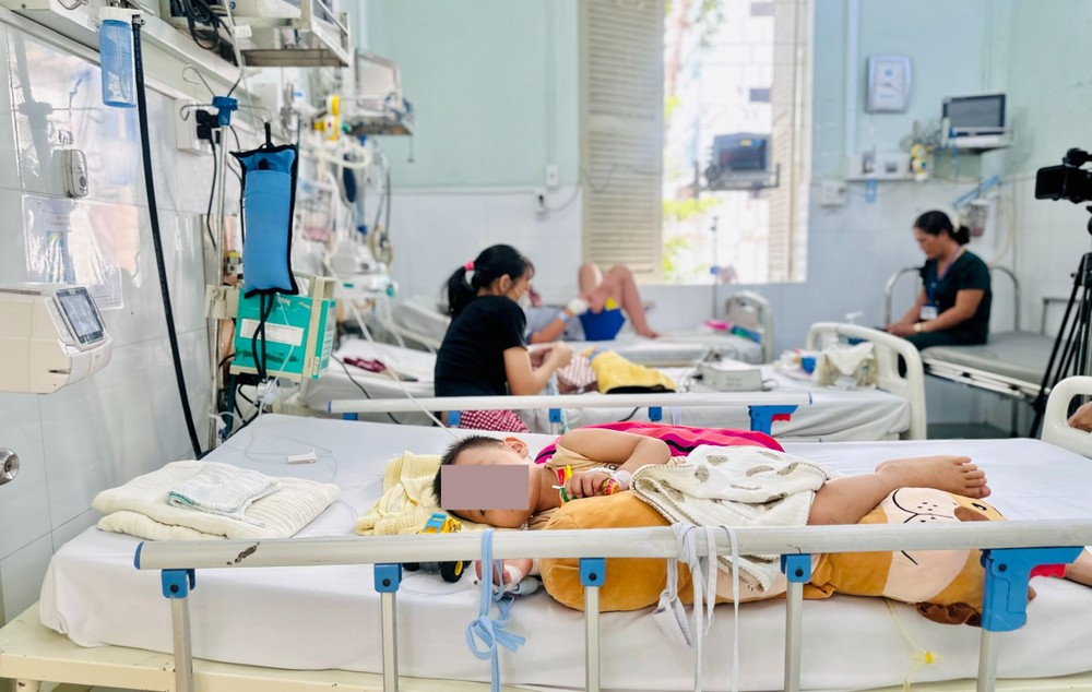 在第一儿童医院接受手足口病治疗的患儿。