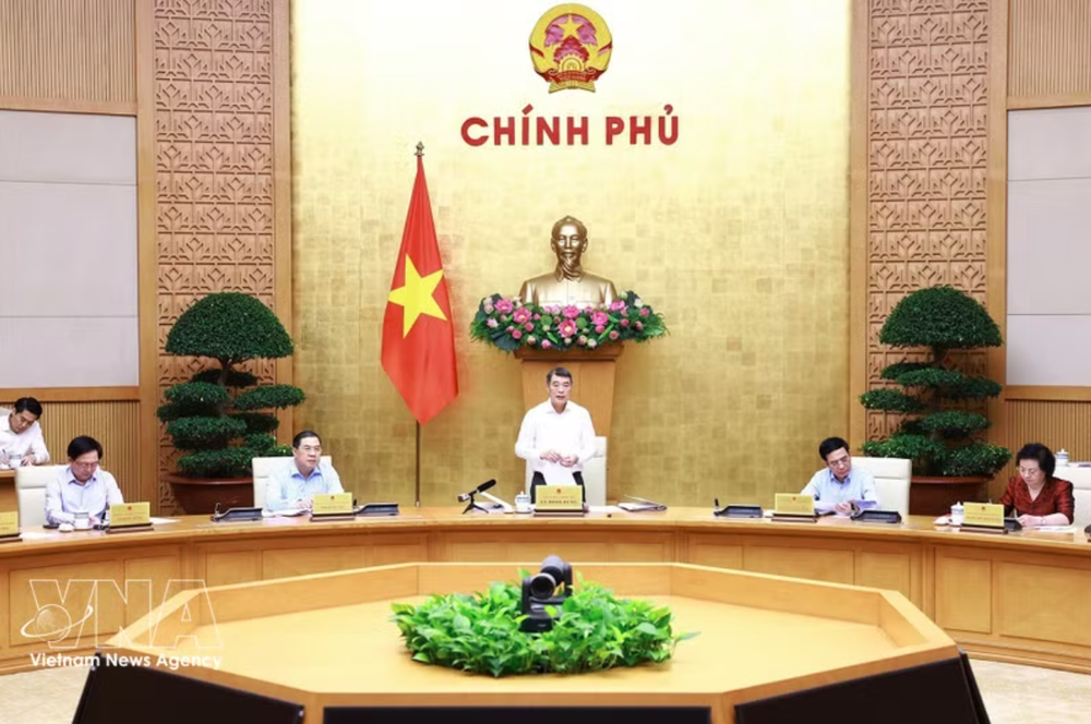 政府总理黎明兴主持召开政府常务会议和政府党委常务会议。