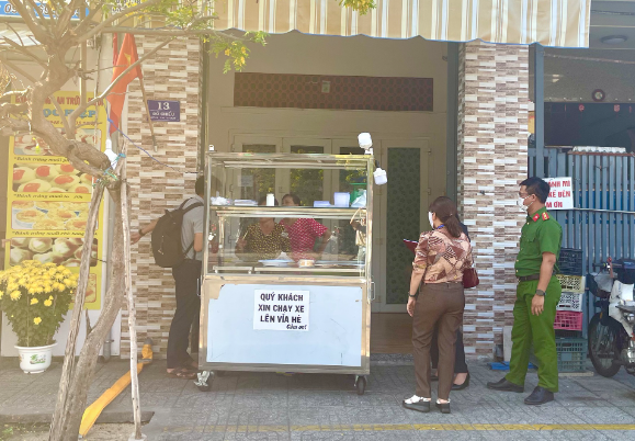 头顿面包店发生食物中毒被处罚。