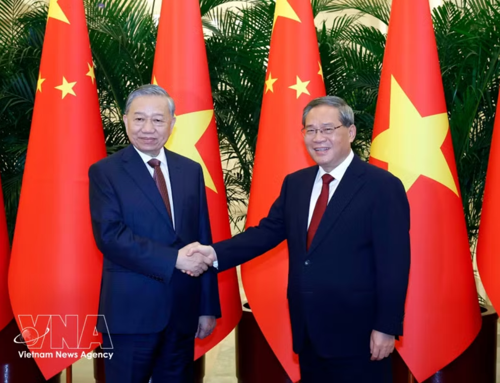 党中央总书记、国家主席苏林会见中国国务院总理李强。