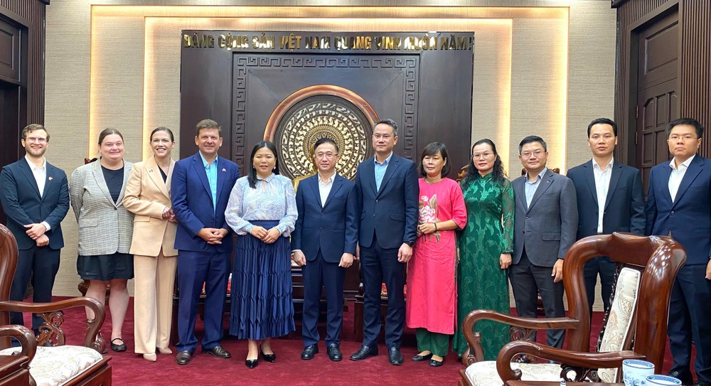 3 z7730648926729-1de00b176234c2340d54b314ac81aeaf-5738-6345.jpg