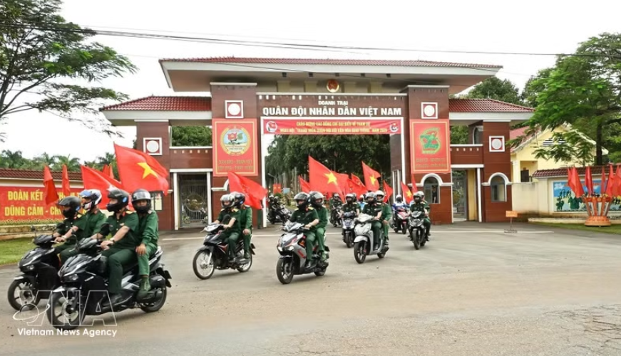 在2025年‘军队青年与交通文化日活动框架内的一项巡游宣传活动。