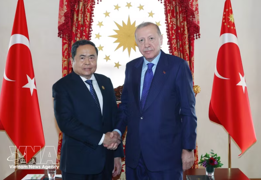 越南国会主席陈青敏会见土耳其总统雷杰普·塔伊普·埃尔多安 。