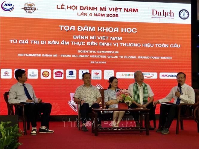 3   vna_potal_toa_dam_“banh_mi_viet_nam_tu_gia_tri_di_san_am_thuc_den_dinh_vi_thuong_hieu_toan_cau”_stand.jpg