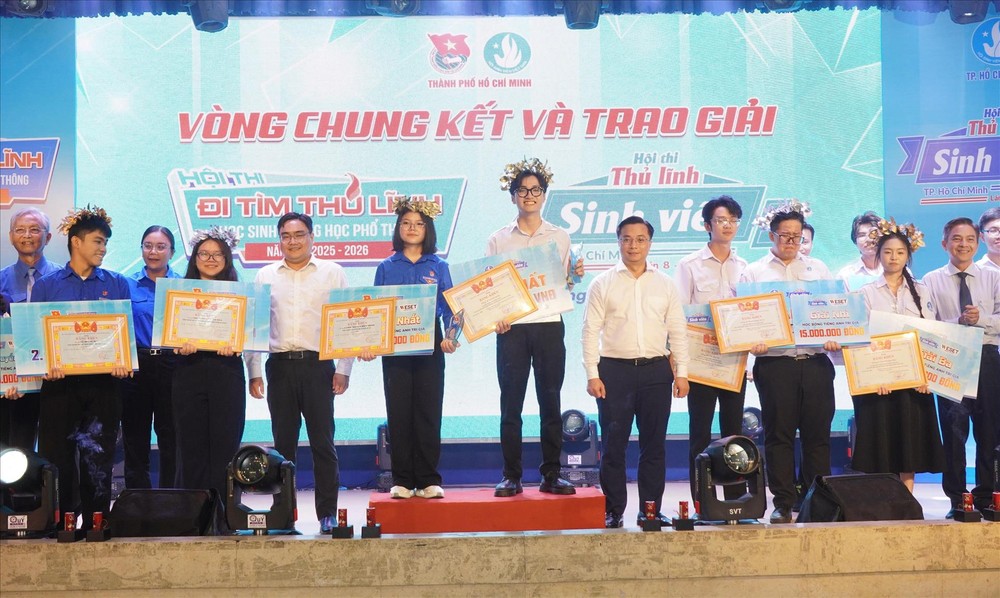 2025-2026学年“寻找高中学生领袖”竞赛和2026年第八次“胡志明市大学生领袖”竞赛的获奖选手。图：中线-越通社