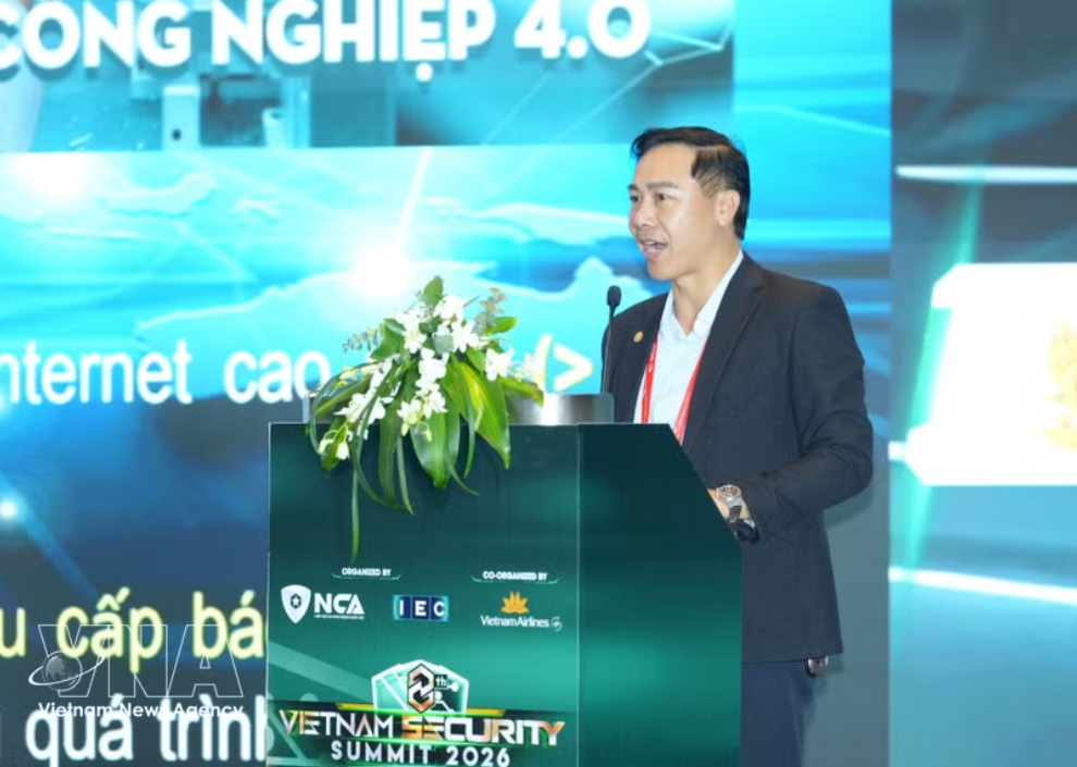 来自公安部网络安全与高科技犯罪预防局的阮廷杜诗上校在专题研讨会上发言。图自越通社