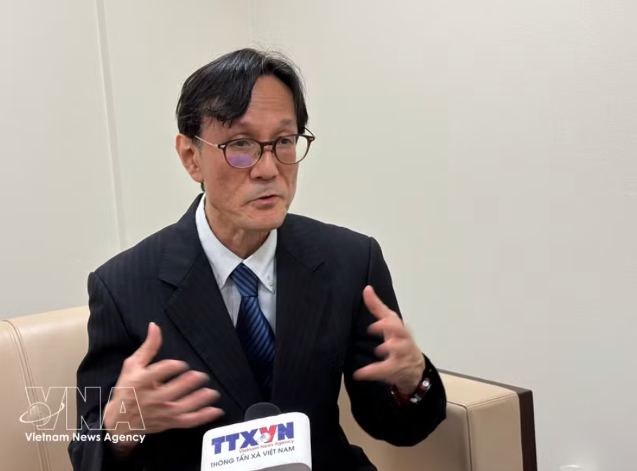 日本大阪大学教授清水正明接受越通社驻日本记者采访。图自越通社