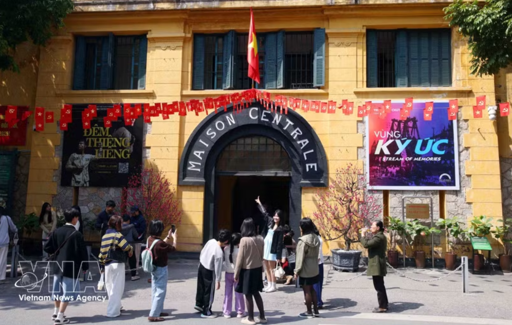 火炉监狱遗迹也实行免费开放，吸引了众多游客前来参观。图自越通社