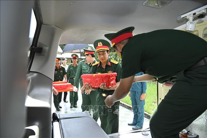 2  vna_potal_chien_dich_500_ngay_dem_ca_mau_ban_giao_237_mau_hai_cot_liet_si_de_giam_dinh_adn_stand.jpg