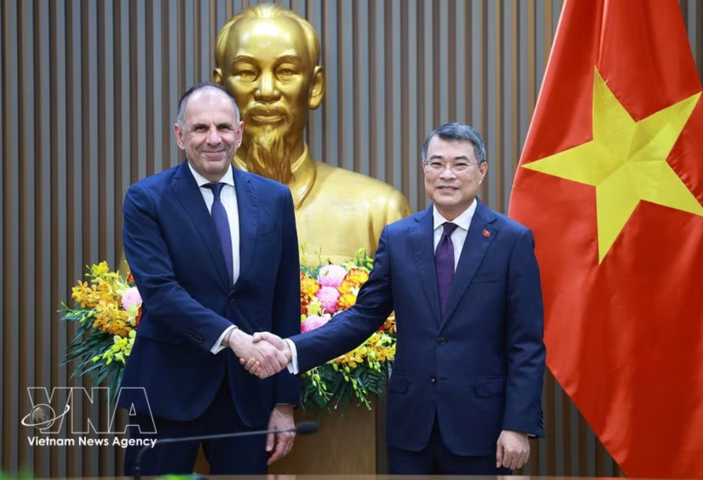 越南政府总理黎明兴和希腊外交部长乔治·耶拉佩特里蒂斯。图自越通社