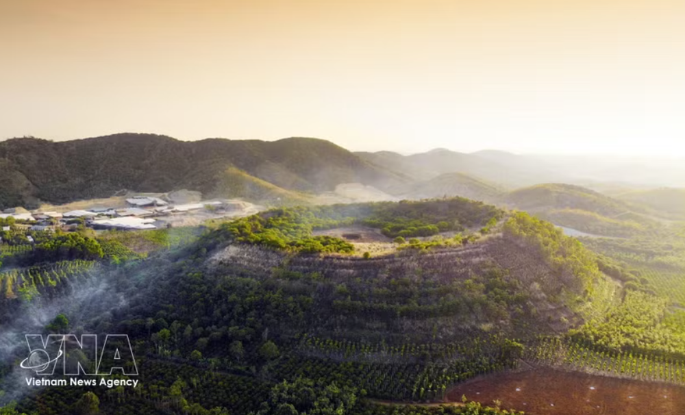 德农UNESCO世界地质公园里的火山。图自越通社