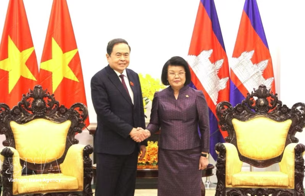 越南国会主席陈青敏与柬埔寨国会主席昆索达莉于2026年2月6日举行双边会晤。图自越通社