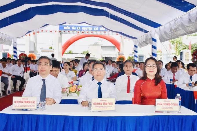 2khanh-thanh.jpg