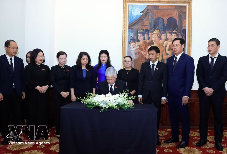3-vieng-chu-tich-quoc-hoi-lao.png