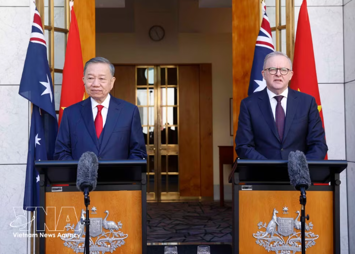2tong-bi-thu-chu-tich-nuoc-to-lam-va-thu-tuong-australia-gap-go-bao-chi-8946583-2.png