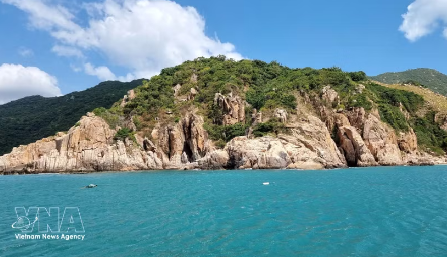 芽庄旅游的魅力在于其海湾的秀美风光。图自越通社