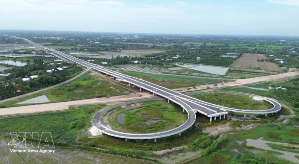 高岭-安友高速公路一期工程总投资近7.5万亿元。图自越通社