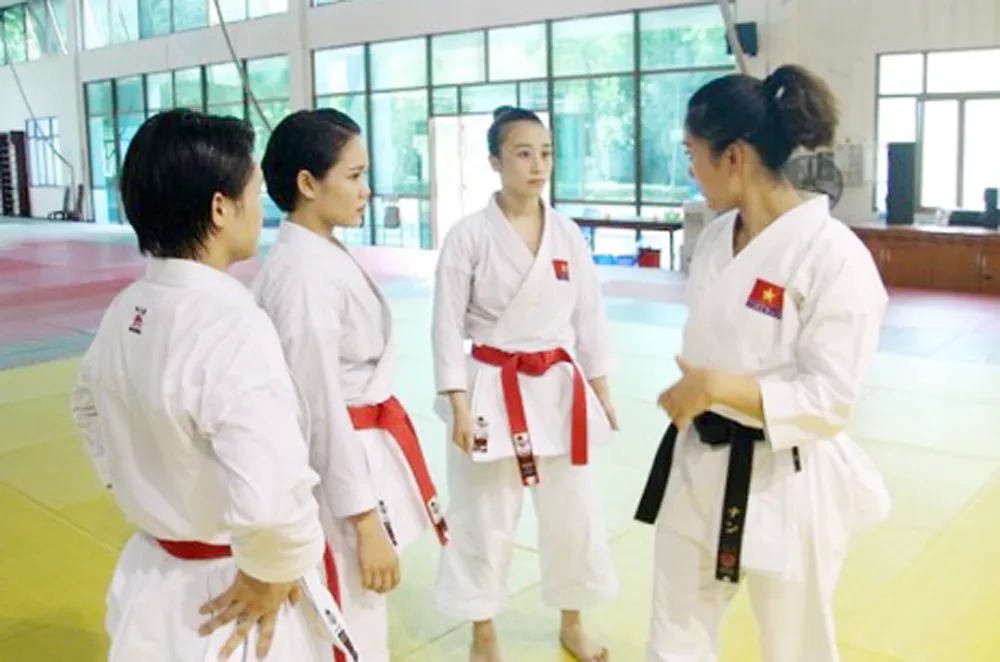 Võ sĩ karatedo Việt Nam luyện tập quên ngày nghỉ ảnh 2