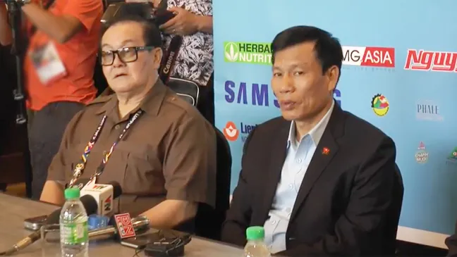 Bộ trưởng Nguyễn Ngọc Thiện động viên đoàn thể thao Việt Nam tại Malaysia ảnh 2