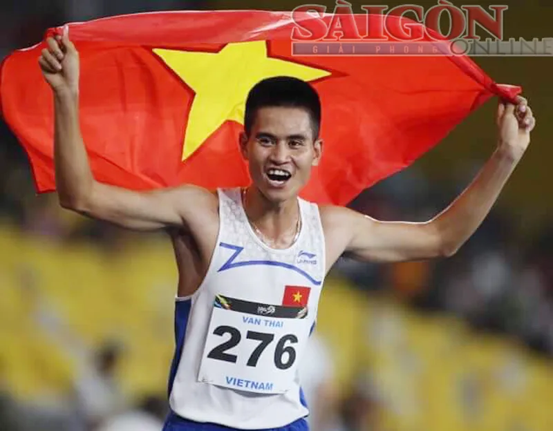Lê Tú Chinh giành HCV 200m và lập kỷ lục SEA Games ảnh 2