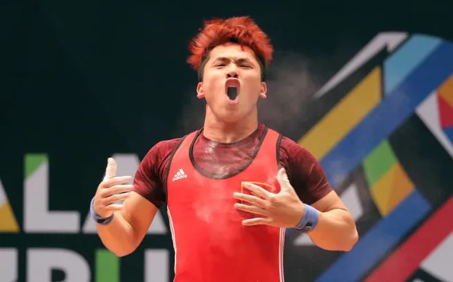 Trịnh Văn Vinh có chiếc HCV tại AIMAG 2017. Ảnh: DŨNG PHƯƠNG