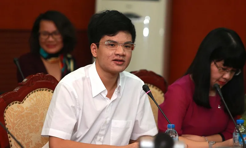 Anh Khôi đã vô địch cờ tiêu chuẩn ở Các đấu thủ mạnh 2017. Ảnh: NGỌC HẢI