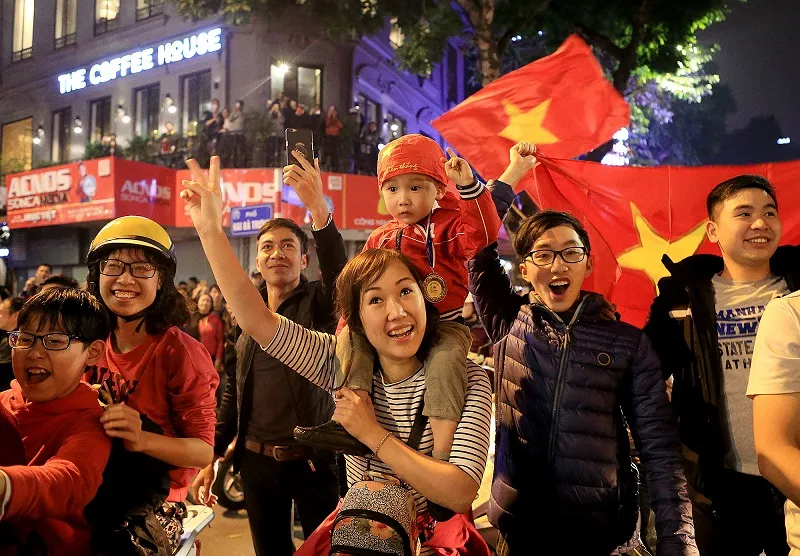 Cả nước vỡ òa trước kỳ tích của U23 Việt Nam ảnh 24