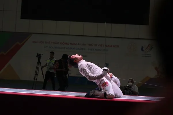 HLV khóc xúc động khi kiếm thủ Vũ Thành An vô địch SEA Games 31 ảnh 3