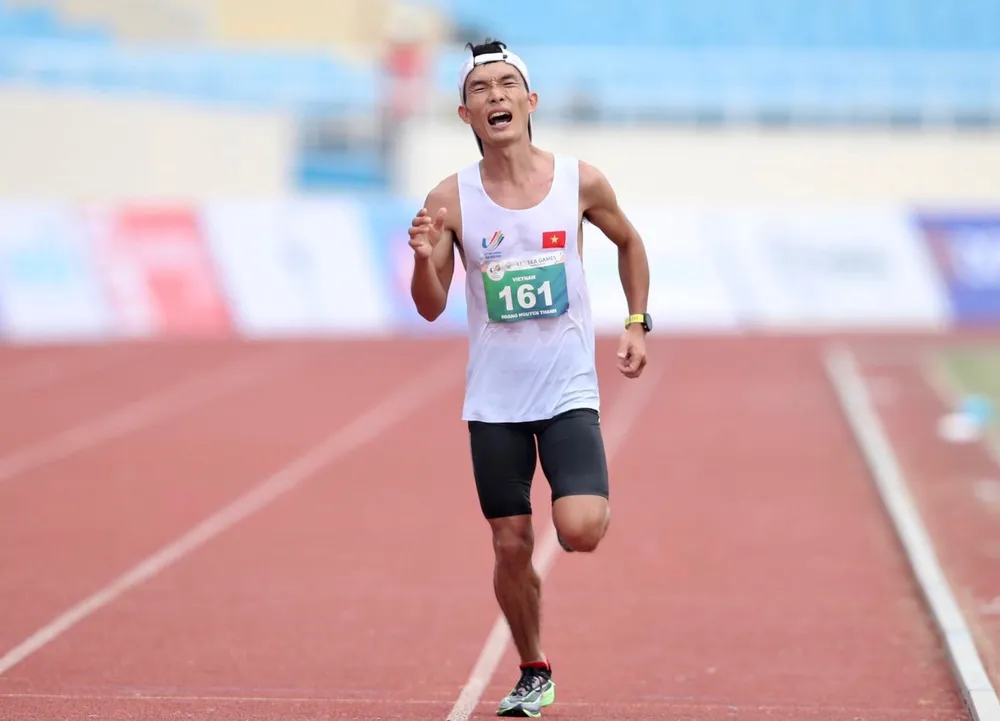 Hoàng Nguyên Thanh đi vào lịch sử điền kinh Việt Nam khi vô địch marathon SEA Games 31 ảnh 2