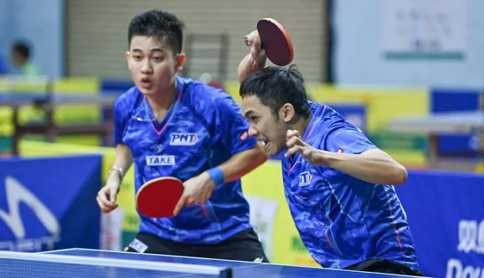 Đôi VĐV của Hà Nội 1 đã vô địch nội dung đôi nam mùa giải năm nay. Ảnh: DUY LINH