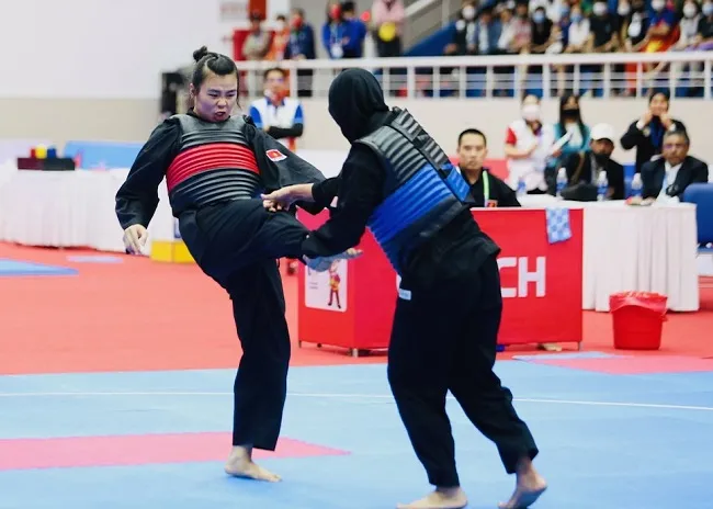 Quàng Thu Nghĩa là một trong những tuyển thủ đang có chuyên môn tốt của pencak silat Việt Nam và cô là niềm hy vọng giành HCV giải thế giới năm nay. Ảnh: DŨNG PHƯƠNG