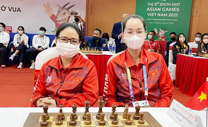 Bảo Trâm và Kim Phụng là 2 kỳ thủ đại diện cho cờ vua Việt Nam trong đội hình dự Olympiad 2022. Ảnh: B.BP