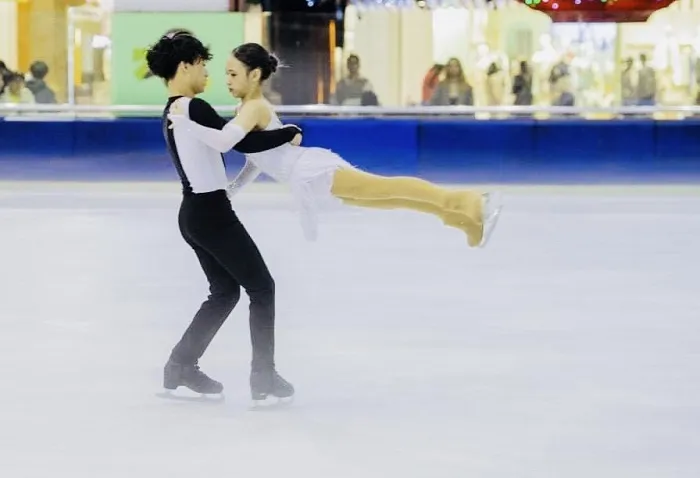 Quang Minh, Linh Chi đang là 2 VĐV trượt băng được chú ý nhất ở giải lần này. Ảnh: SFV