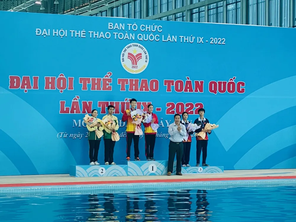 Các VĐV đã thi đấu xong môn nhảy cầu tại Đại hội thể thao toàn quốc năm nay. Ảnh: T.HUYỀN