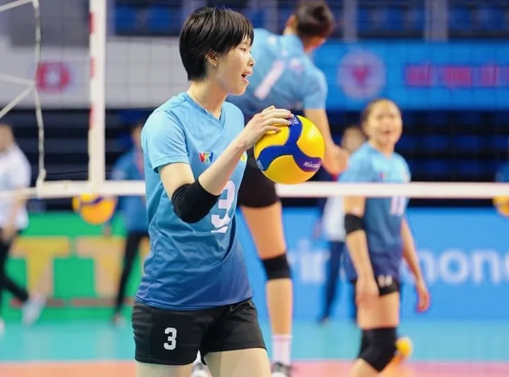 Chủ công Trần Thị Thanh Thúy đã chơi tốt tuy nhiên đội bóng của mình không có kết quả chiến thắng đầu tay. Ảnh: T.THẢO