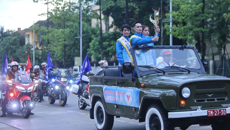 Nghi lễ xin lửa luôn rất linh thiêng, trang trọng trong bất kỳ lần tổ chức Đại hội thể thao nào. Ảnh: NGỌC TÚ