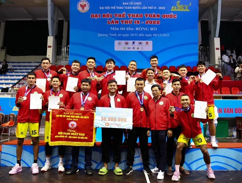 Bóng rổ Sóc Trăng đã có tấm HCV nội dung 5x5 nam tại kỳ này. Ảnh: VBF