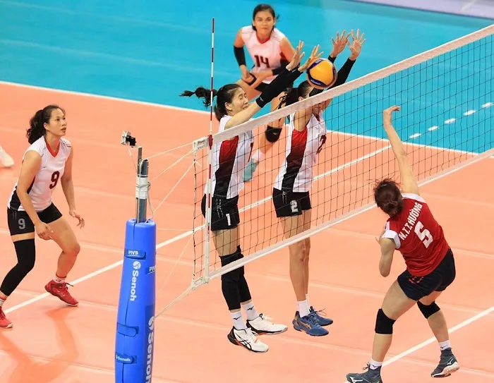 Chủ nhà Quảng Ninh (trắng) đã chơi tốt ở vòng bảng và có tấm vé tứ kết cũng như tràn đầy hy vọng lọt vào nhóm tranh huy chương Đại hội thể thao toàn quốc năm nay. Ảnh: DŨNG PHƯƠNG