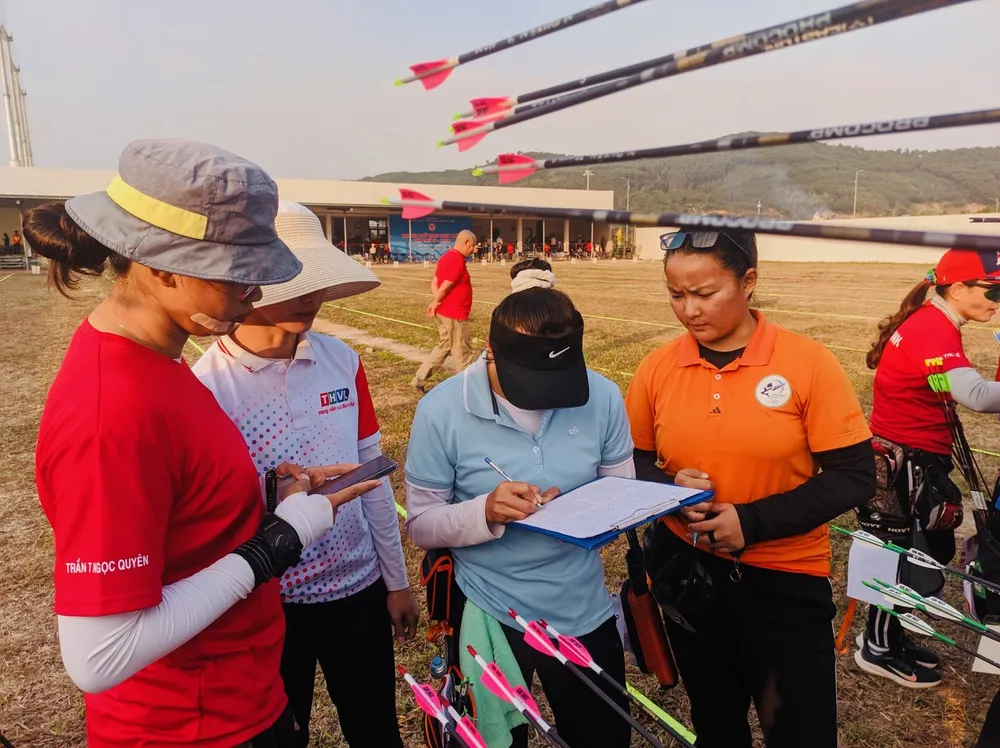 Đỗ Thị Ánh Nguyệt rơi khỏi top 3 còn Thanh Nhi đứng hạng nhì ảnh 4