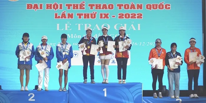 Các VĐV nữ Hải Phòng giành HCV ở Đại hội thể thao toàn quốc trên sân golf Tuần Châu. Ảnh: VGA