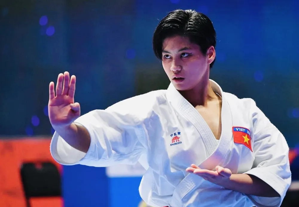 Nữ võ sĩ Phương Quỳnh giành tấm HCB bài kata cá nhân nữ. Ảnh: WKF