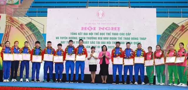 Thể thao Đồng Tháp đã có hạng 15 chung cuộc và các VĐV được thưởng xứng đáng. Ảnh: P.LỘC