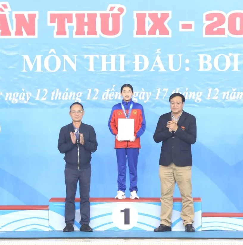 Gương mặt trẻ 13 tuổi Thúy Hiền của bơi Quân đội đã có kết quả tốt tại Đại hội thể thao toàn quốc lần 9-2022. Ảnh: LƯỢNG LƯỢNG