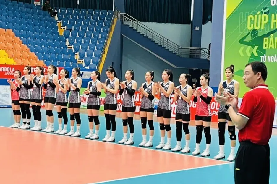 Đội nữ Bộ tư lệnh Thông tin chưa thuê ngoại binh tại vòng 1 giải vô địch quốc gia 2023. Ảnh: H.ĐIỆP