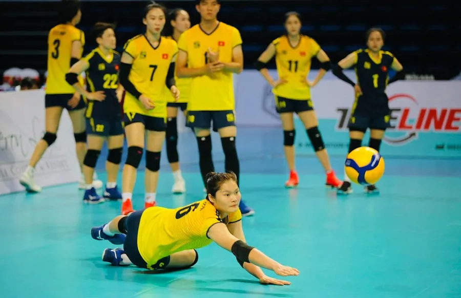 Chủ công Nguyễn Thị Uyên luôn được tập trung đội tuyển quốc gia và là thành viên dự SEA Games 31 trong năm ngoái. Ảnh: DŨNG PHƯƠNG