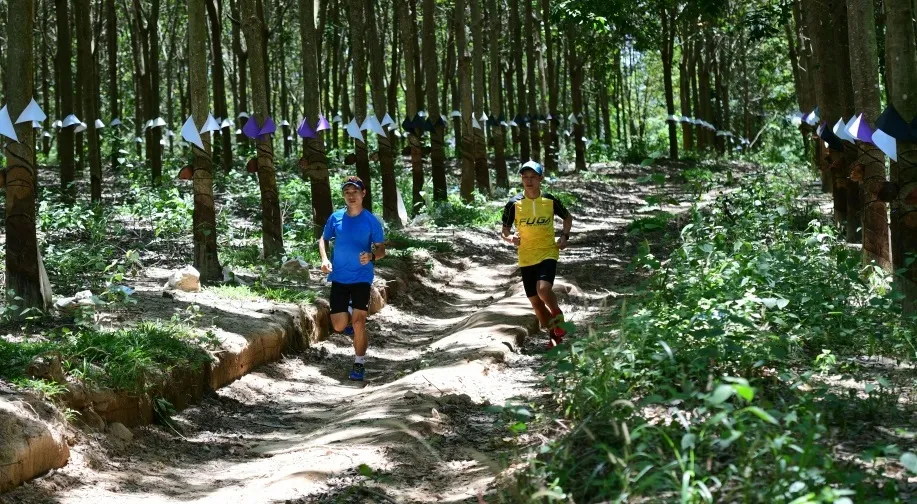 VĐV dự giải sẽ được trải nghiệm các cung đường chạy rất đặc thù ở Kon Tum. Ảnh: MINH MINH