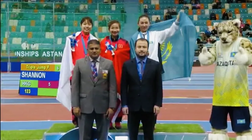 Nguyễn Thị Oanh đã có tấm HCV nội dung 1.500m tại giải. Ảnh: MINH CHIẾN